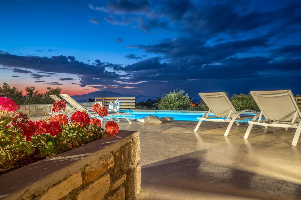 Villa Merovigli - Sea Views & Private Pool, Ideal For Large Groups, By Zantewize Tragáki Kültér fotó